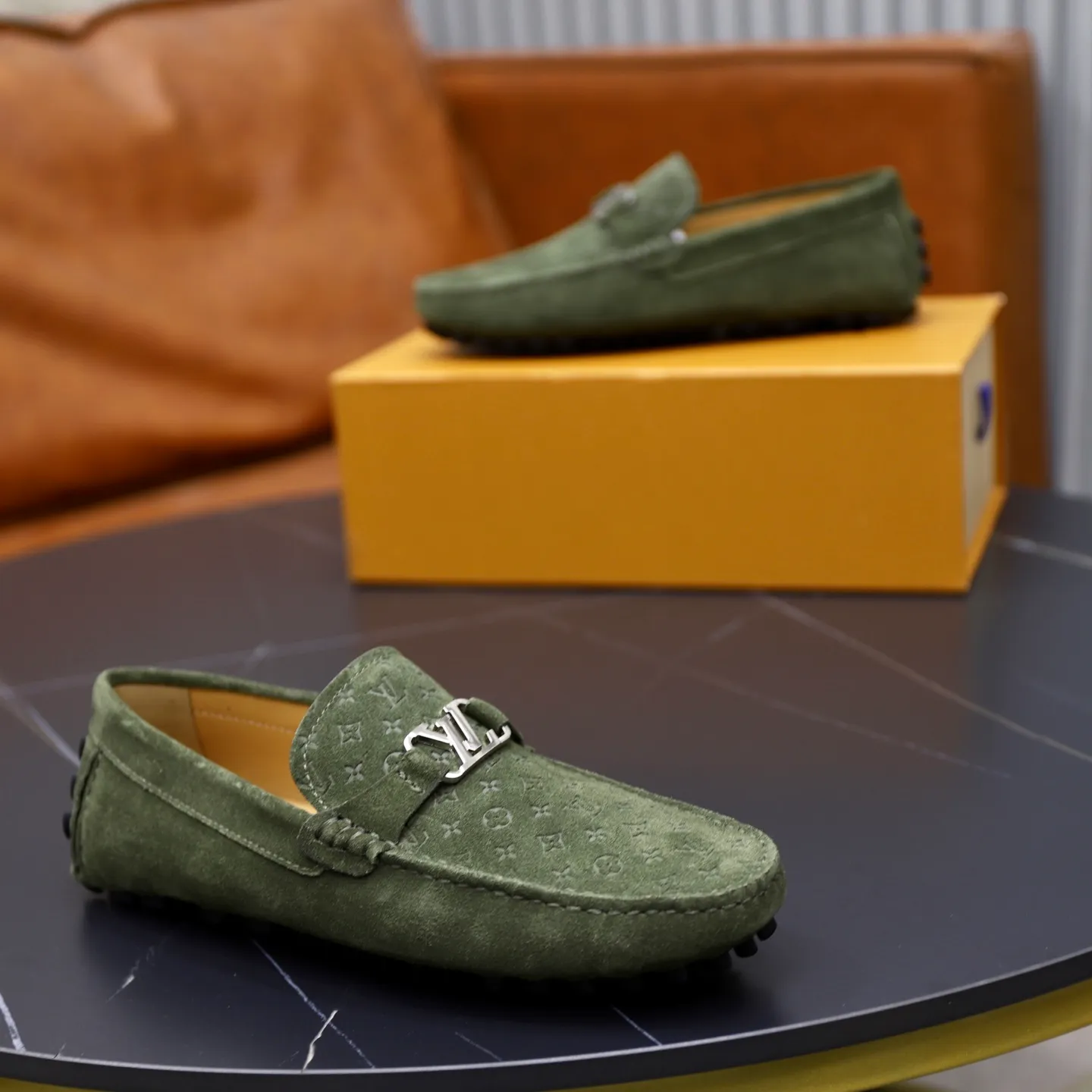 Ex-factory price: 480💰【LV】Louis Vuitton ⚠️High-end men’s driving and pedal series ⚠️38-44 (customized for 45) ⚠️All original cowhide leather! Thick and soft! Made entirely of calfskin lining! The latest non-slip beanie sole! Three-dimensional package technology! Fashionable and classic! Handicrafts! Original high quality! Feel free to compare!